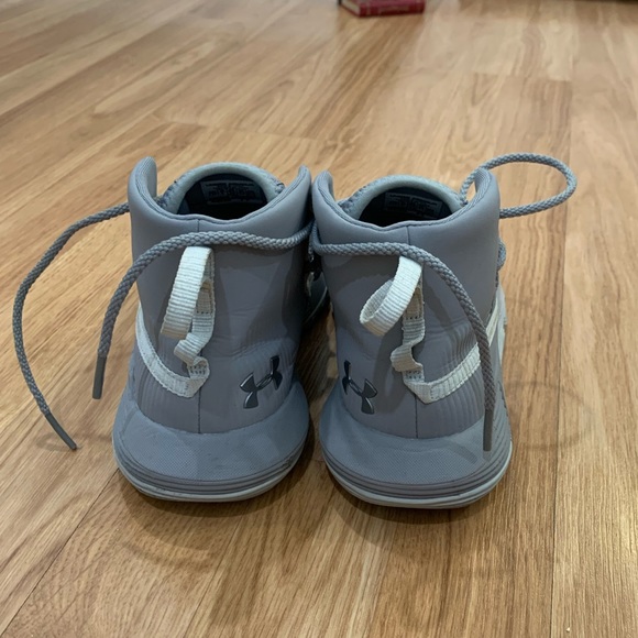 Under Armour Basketball Shoes Size 5.5 (Good Ankle Support) - Picture 3 of 4